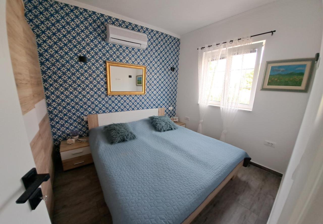 Apartments Brac Supetar Exterior photo