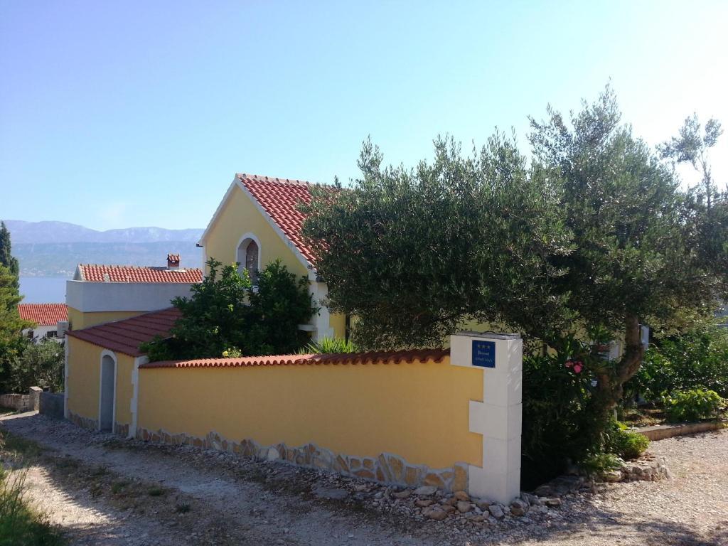 Apartments Brac Supetar Exterior photo